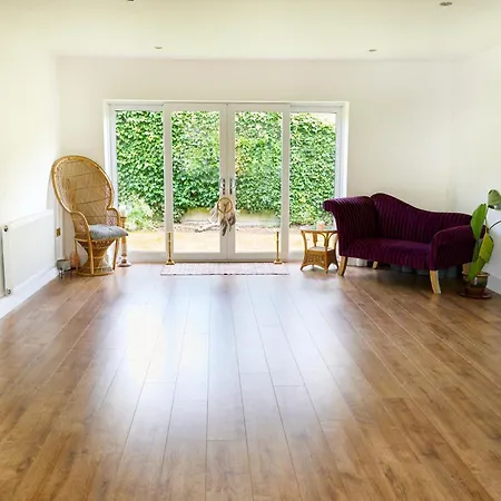 Chic Family Home With Garden Fire Pit & Event Space, Hot Tub-3